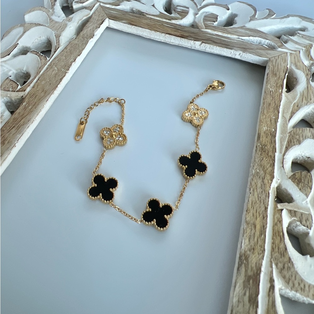 Black Petite Clover Double Sided Four Leaf Gold Filled Zircon Stone - Picture 5 of 8